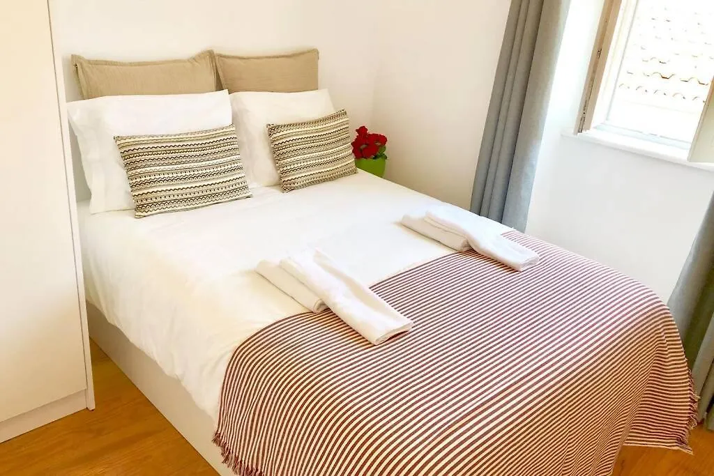 Appartamento 32 2 - Heart Of Lisbon Private Apartment, Bairro Alto