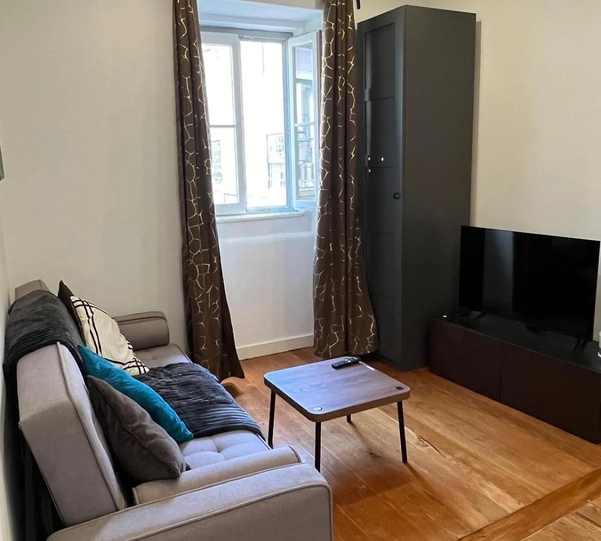Appartamento 32 2 - Heart Of Lisbon Private Apartment, Bairro Alto